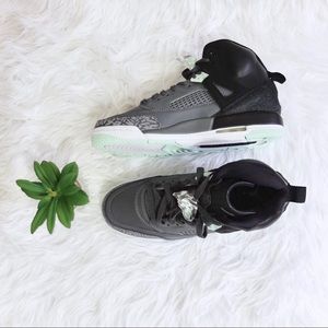 Air Jordan Spizikes Size 39 EUR - 6.5 Y